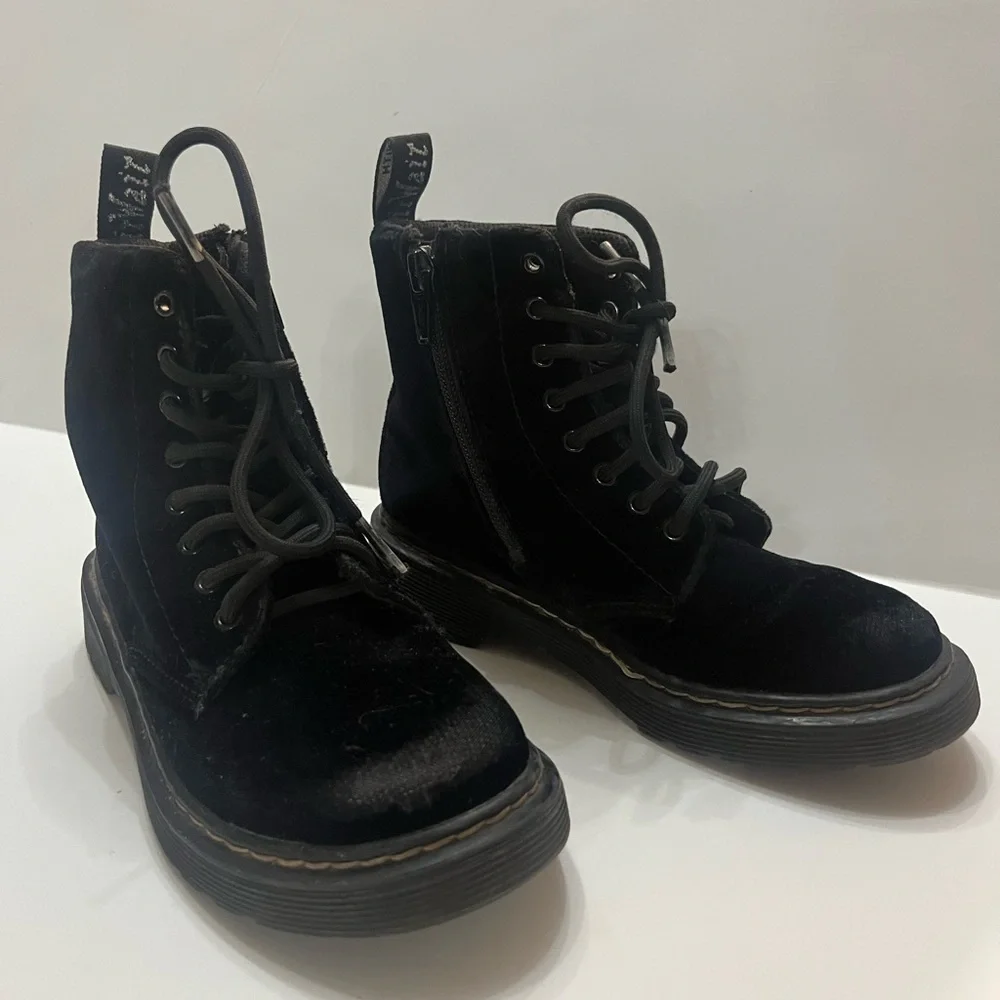 Doc Martens Junior‎ 1460 Black Velvet Boot size 13